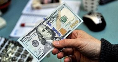 سعر الدولار لحظة بلحظة حيث بلغ 46.90 جنيه للبيع في بنك البركة وسط تغييرات السوق المتسارعة