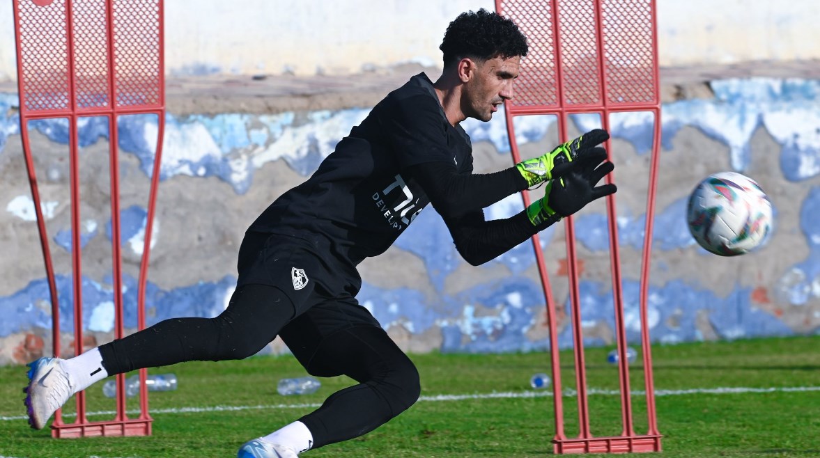 عواد يصل مقر نادي الزمالك للتحقيق معه بسبب أزمة الدكة