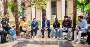 وزير المالية يحتفي بالشباب المبدعين الذين حققوا الفوز في مسابقة الأفكار الإبداعية لموازنة المواطن